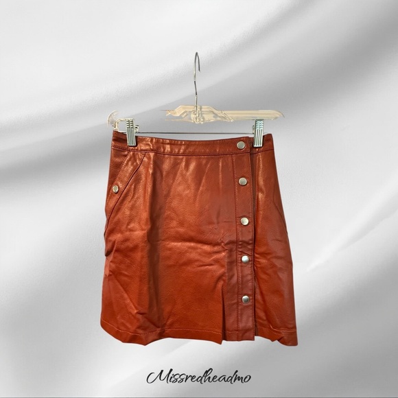 Urban Outfitters Women's Skirt - Picture 1 of 4